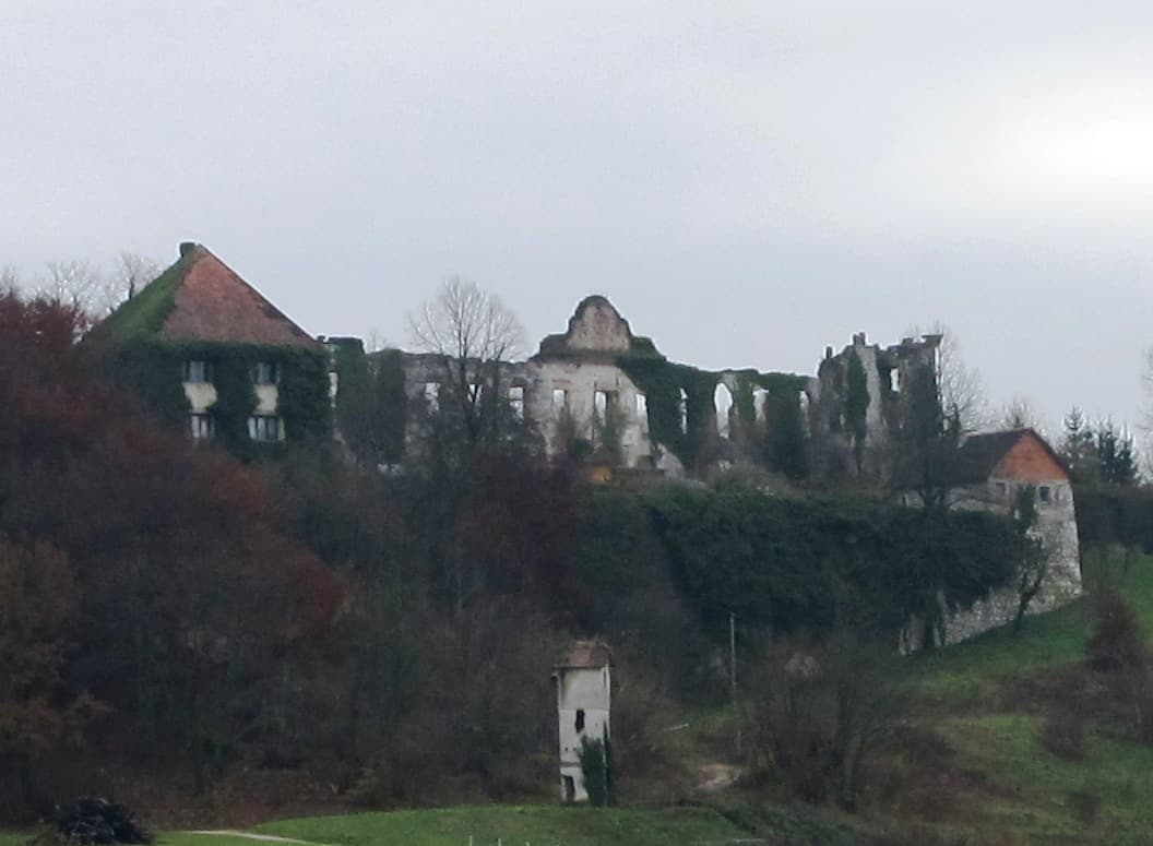 Boštanj Castle
