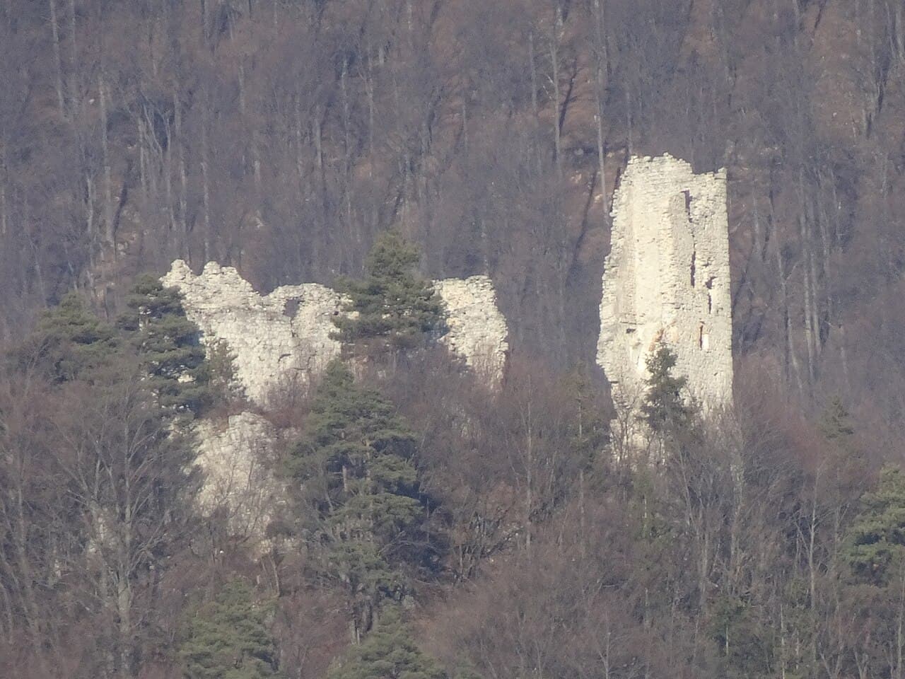 Lindek Castle
