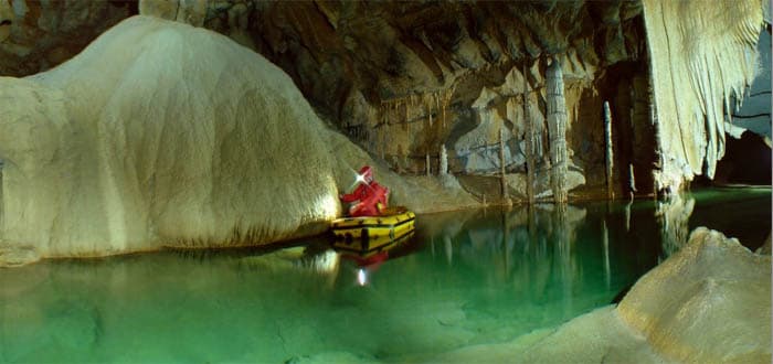Cross Cave