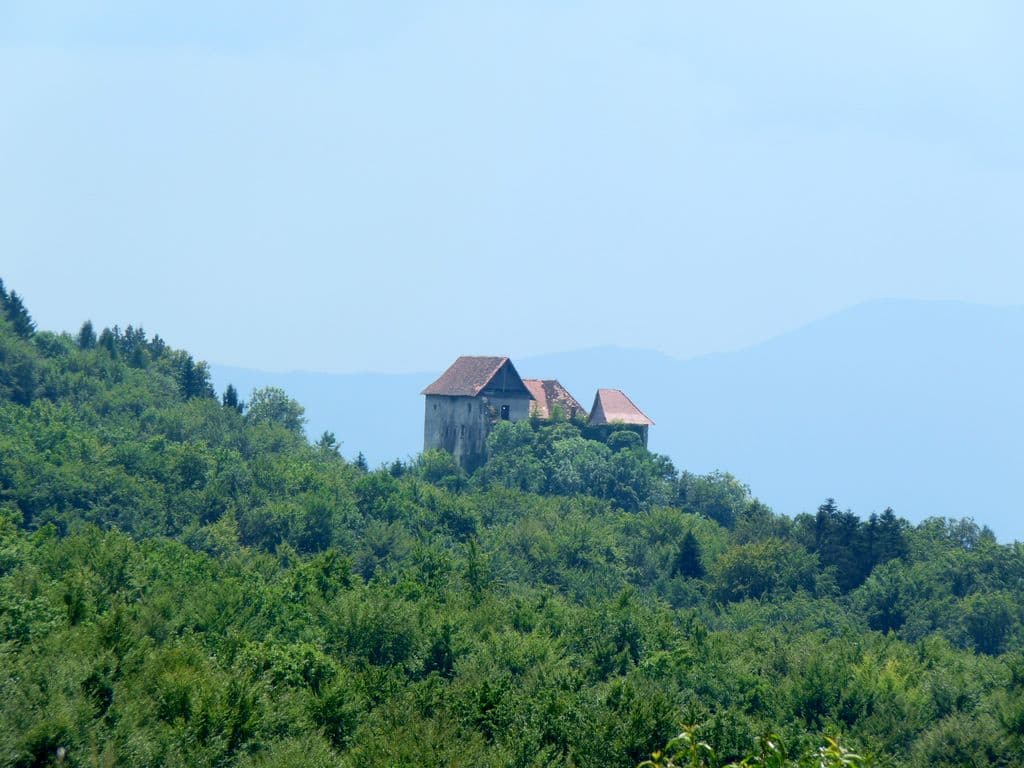 Hmeljnik Castle