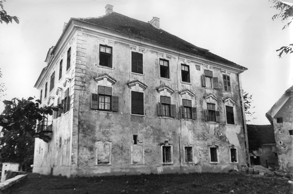 Zaprice Mansion