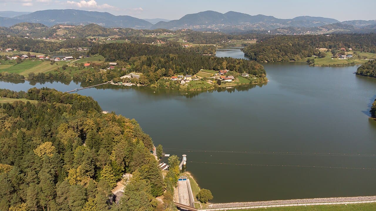 Lake Šmartno