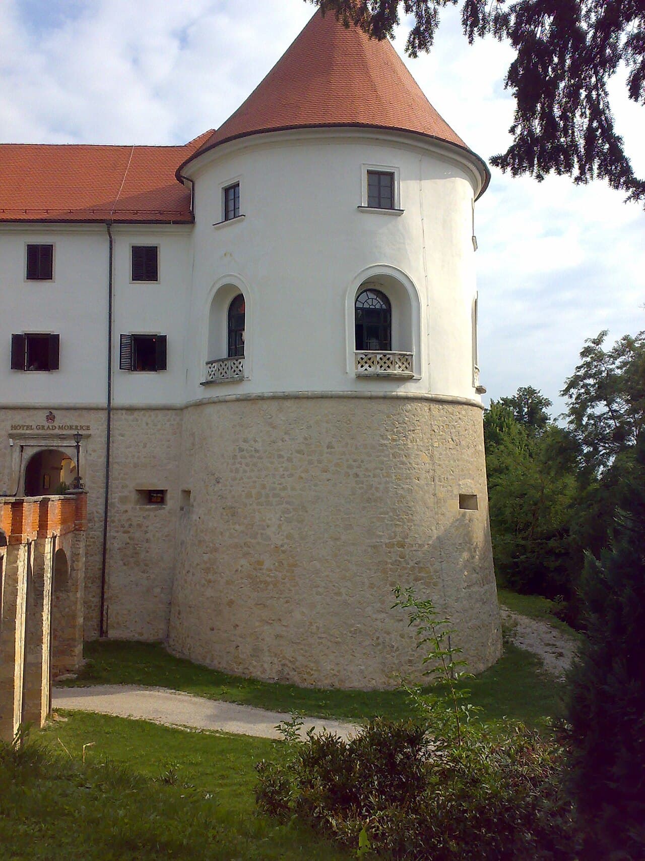 Mokrice Castle