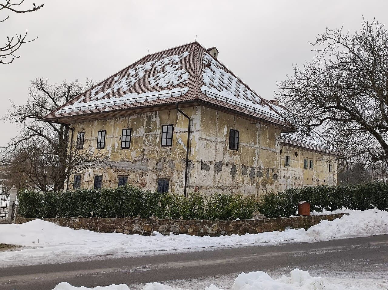 Schrottenturn Manor