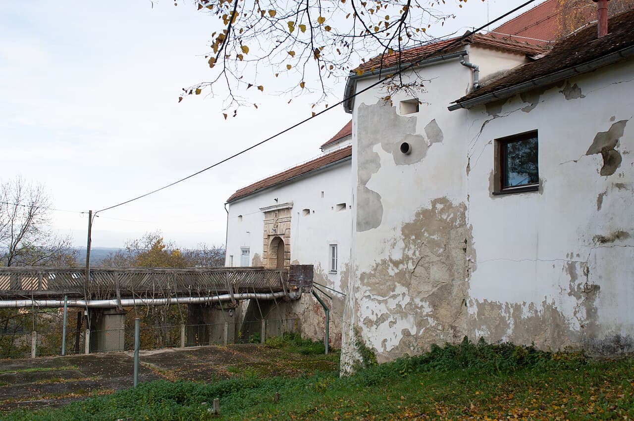 Cmurek Castle