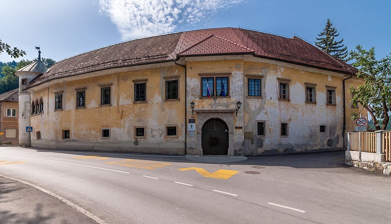 Puštalski grad