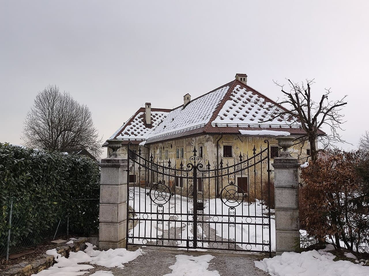 Schrottenturn Manor