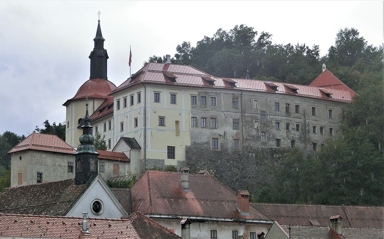 Loka Castle