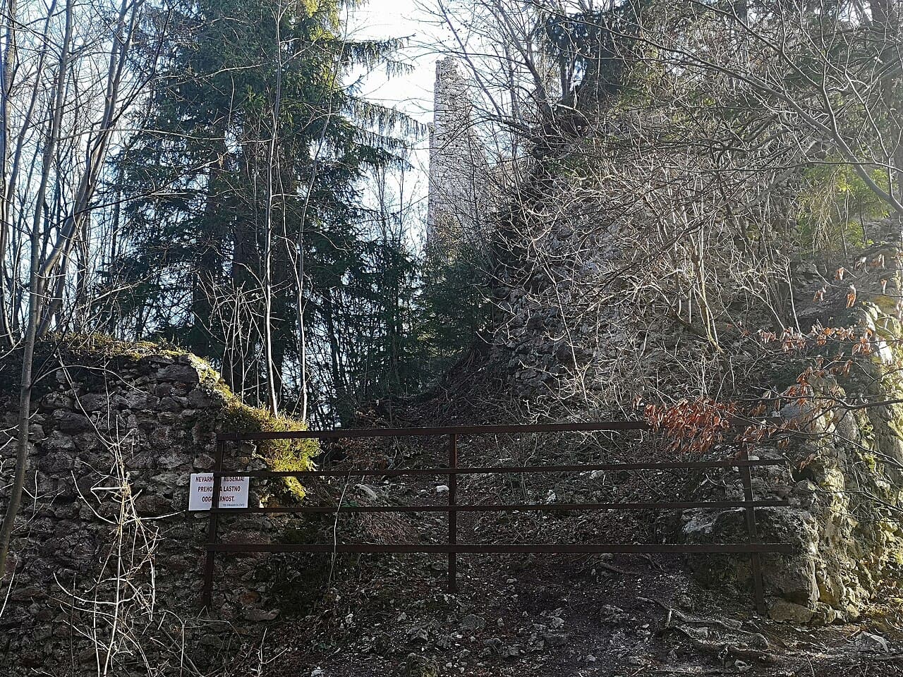 Lindek Castle
