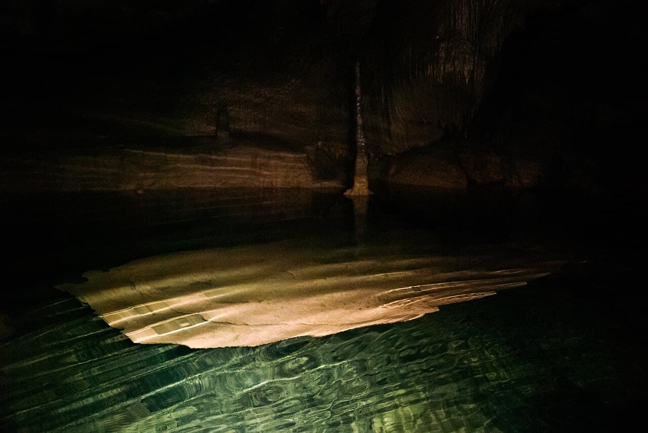Cross Cave