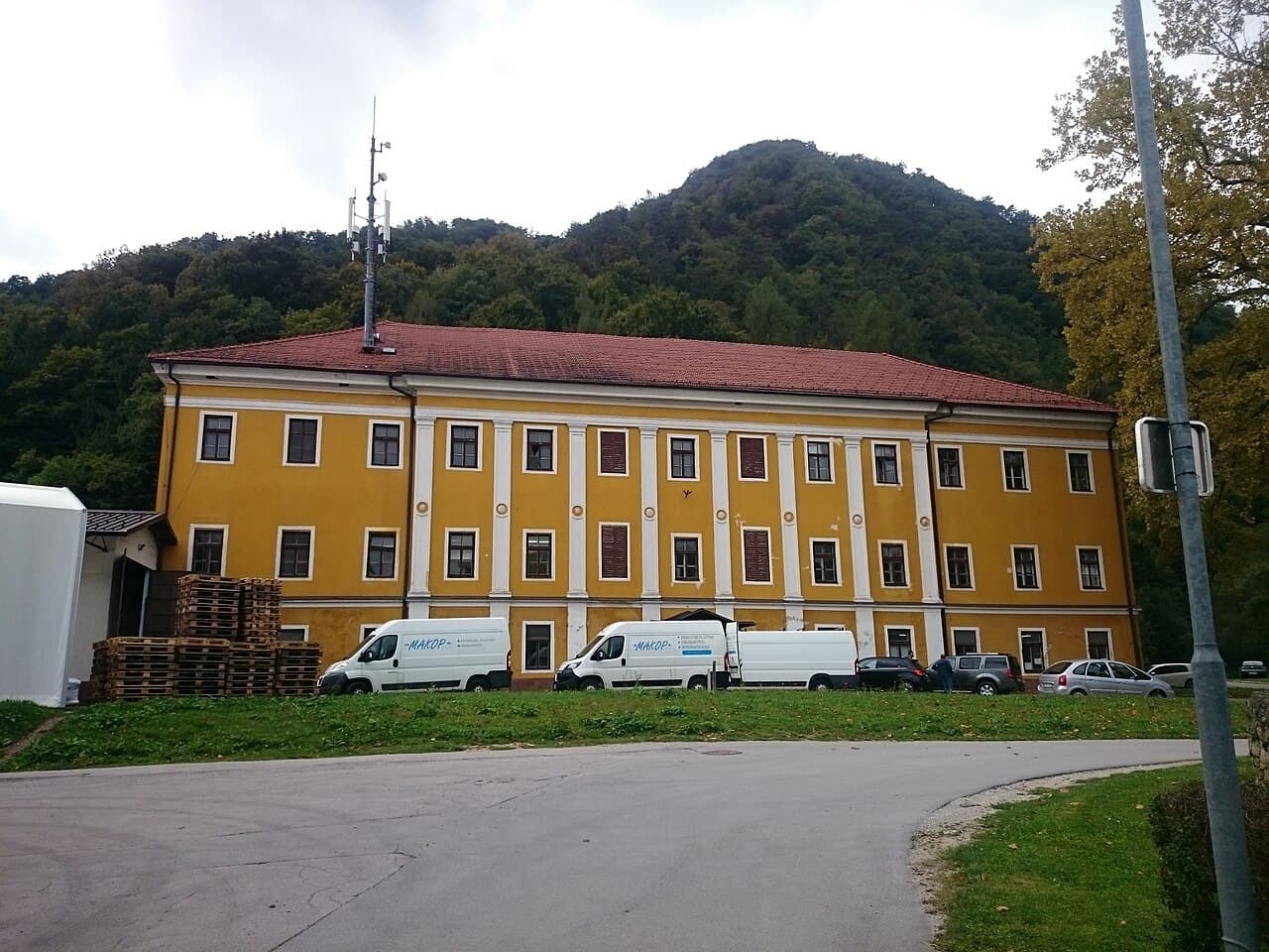 Dvorec Kozje