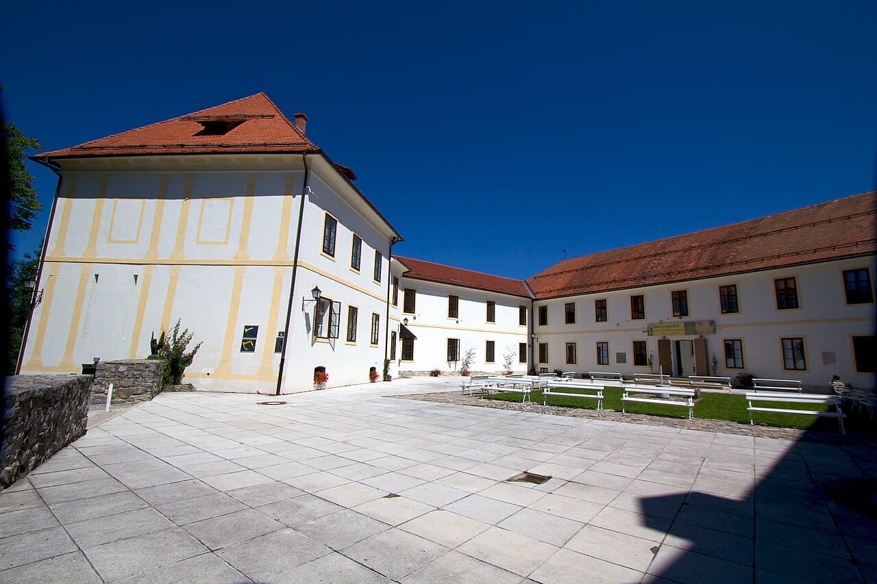 Loka Castle