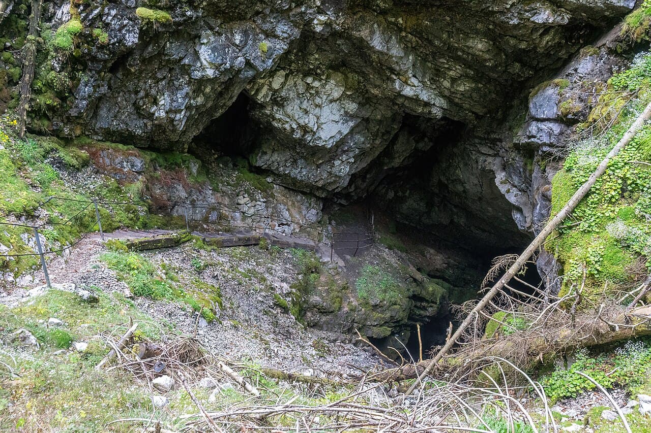Great Paradana Ice Cave
