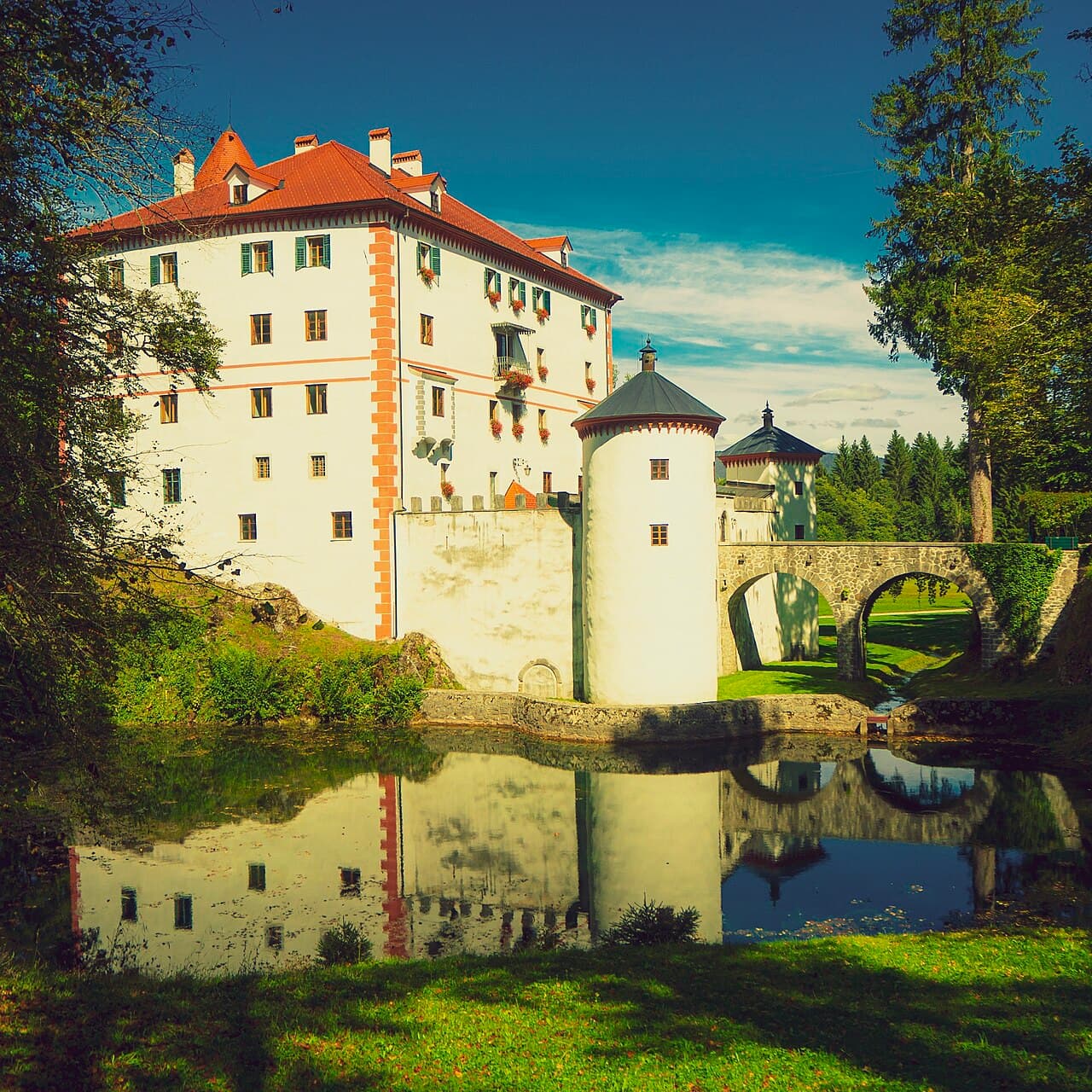 Grad Snežnik